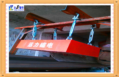 自卸式永磁除鐵器，廣東自卸式永磁除鐵器價(jià)格_內(nèi)部磁塊安裝方法_廣東自卸式永磁除鐵器價(jià)格廠家供應(yīng)型號(hào)價(jià)格
